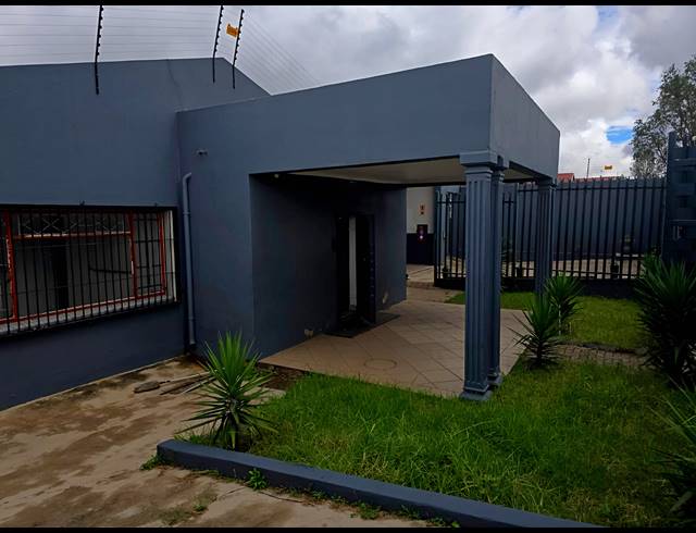 500M² WORKSHOP TO LET IN WITBANK EXT 41